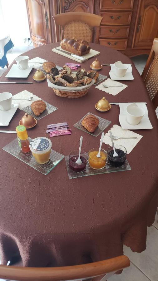 Le Calme Acomodação com café da manhã Plessé Exterior foto